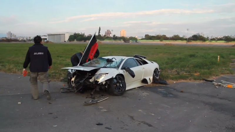 Illustration for article titled Lamborghini Crashes After Racing An R/C Helicopter
